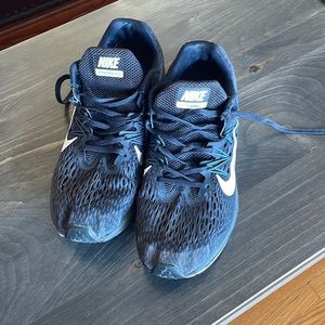 Nike Zoom Winflow 5, women’s size 9